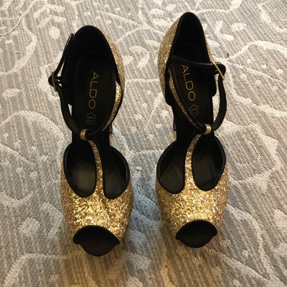 ALDO SIZE 7 high heels
